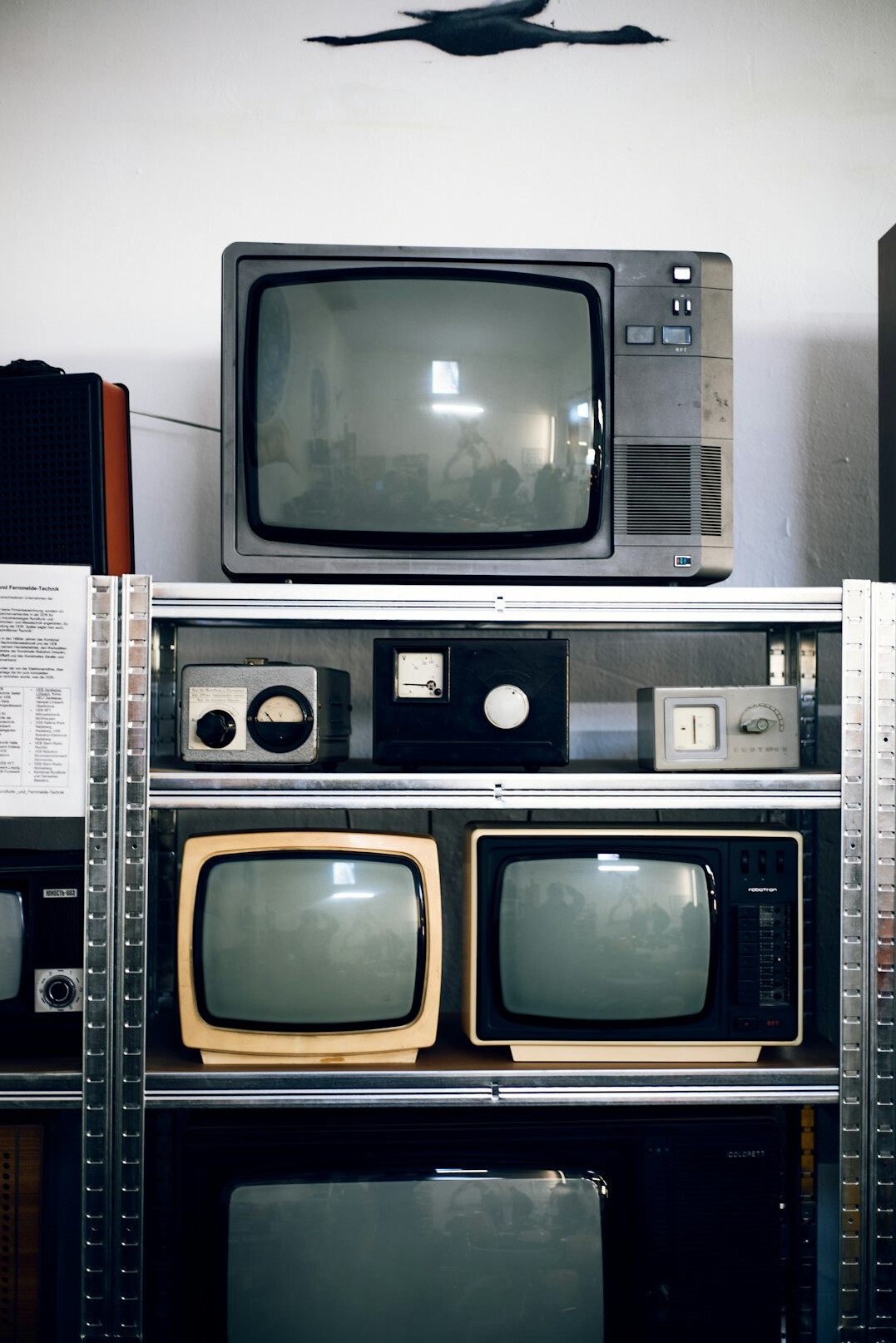 old tv set design